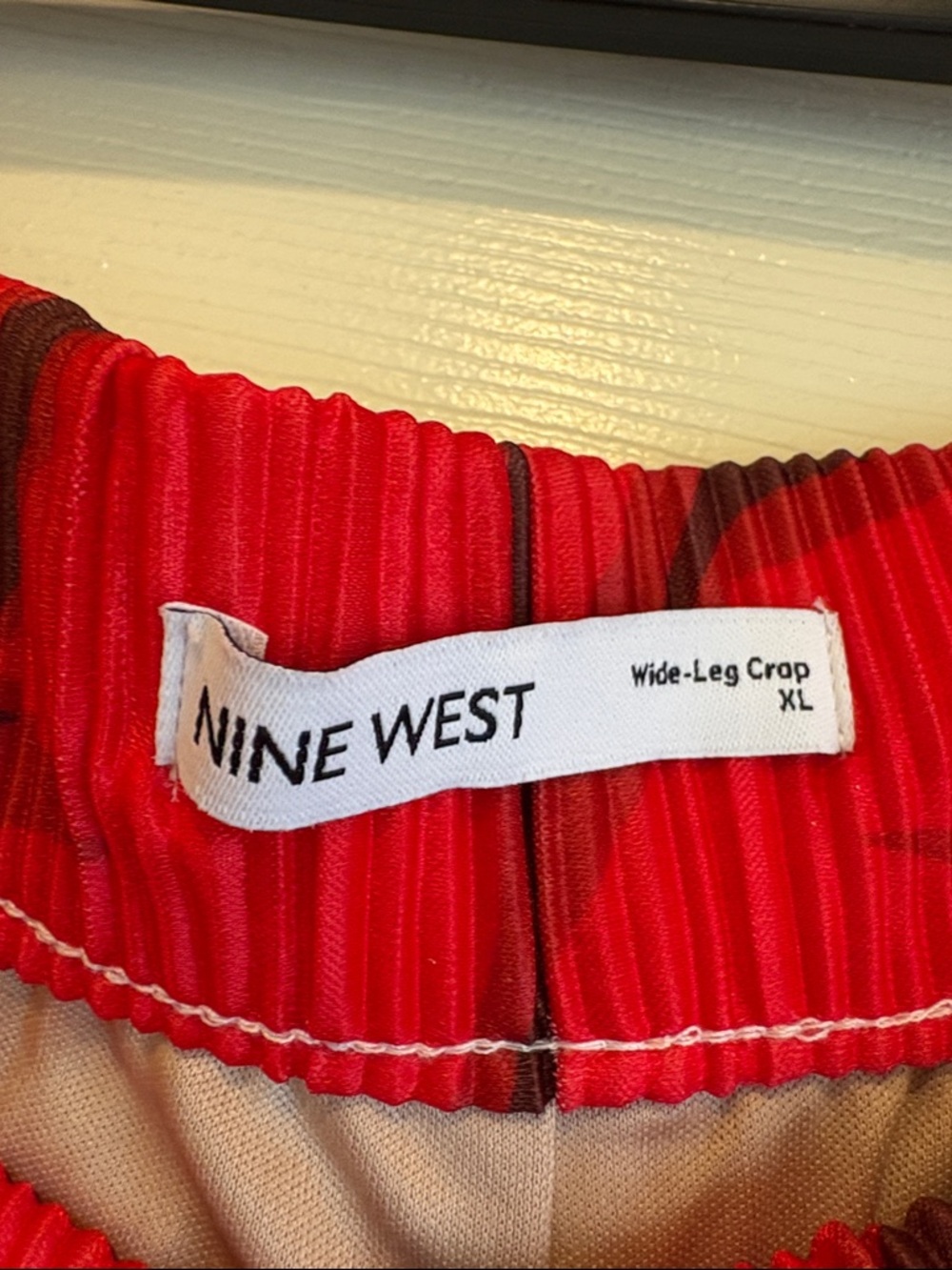 Nine West |  NWT Red & Cream Patterned Wide Leg Crop Pants High Rise Size XL - Picture 3 of 6
